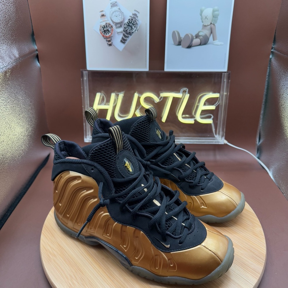 NIKE AIR FOAMPOSITE ONE (GS) ‘METALLIC GOLD'  SZ 7Y